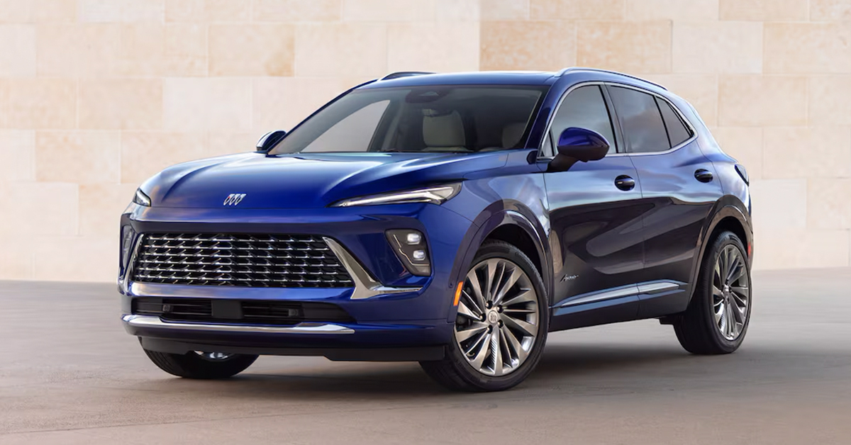 2025 Buick Envision SUV in blue with the exterior from the front