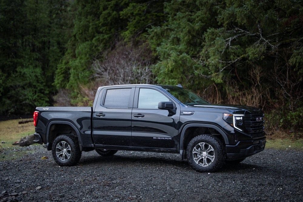he 2026 GMC Sierra 1500 Pro is featured in ONYX Black