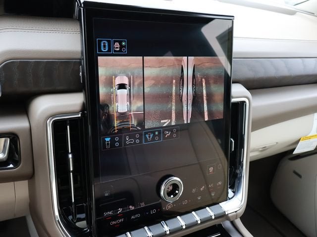 2026 GMC Yukon Denali - Photo 28