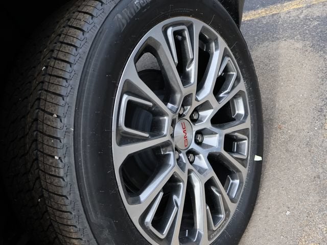 2026 GMC Yukon Denali - Photo 41