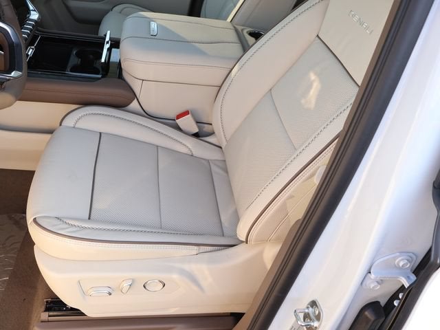 2026 GMC Yukon XL Denali - Photo 25