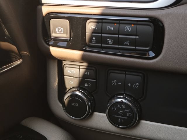 2026 GMC Yukon XL Denali - Photo 43
