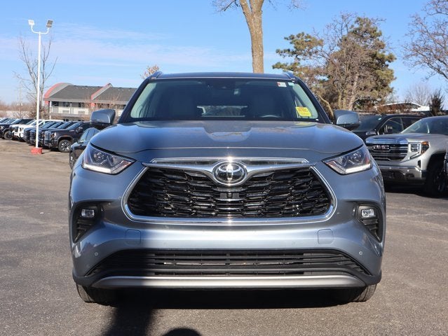 2024 Toyota Highlander LE