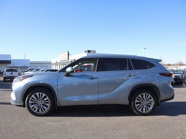 2024 Toyota Highlander LE