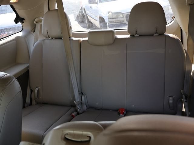2017 Toyota Sienna XLE Auto Access Seat