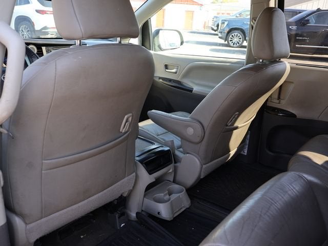 2017 Toyota Sienna XLE Auto Access Seat