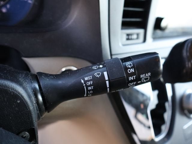 2017 Toyota Sienna XLE Auto Access Seat