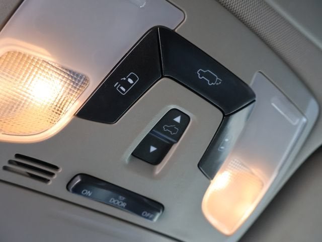 2017 Toyota Sienna XLE Auto Access Seat