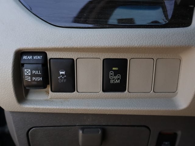 2017 Toyota Sienna XLE Auto Access Seat