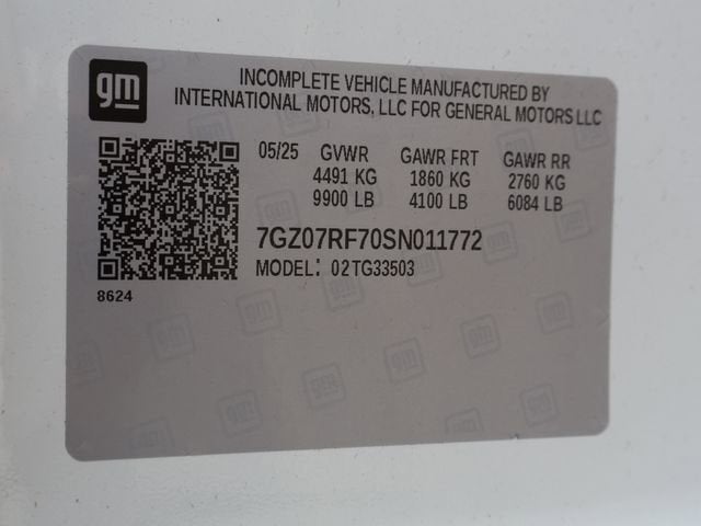 2025 GMC Savana Cutaway 3500 1WT