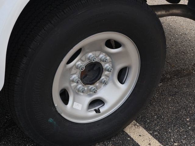 2025 GMC Savana Cutaway 3500 1WT