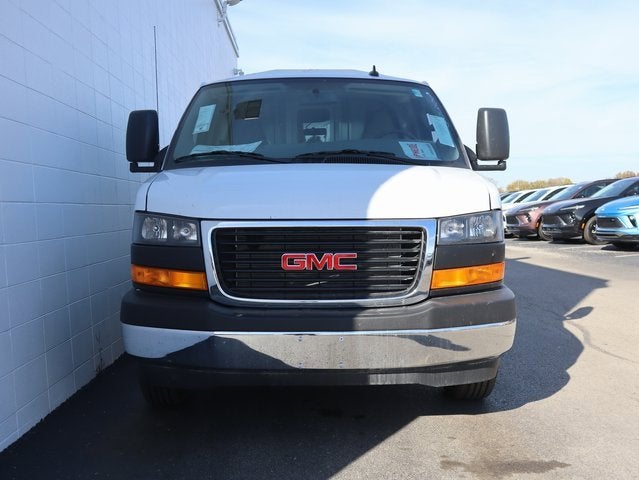 2025 GMC Savana Cutaway 3500 1WT