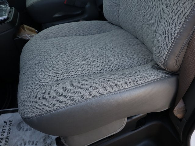 2025 GMC Savana Cutaway 3500 1WT