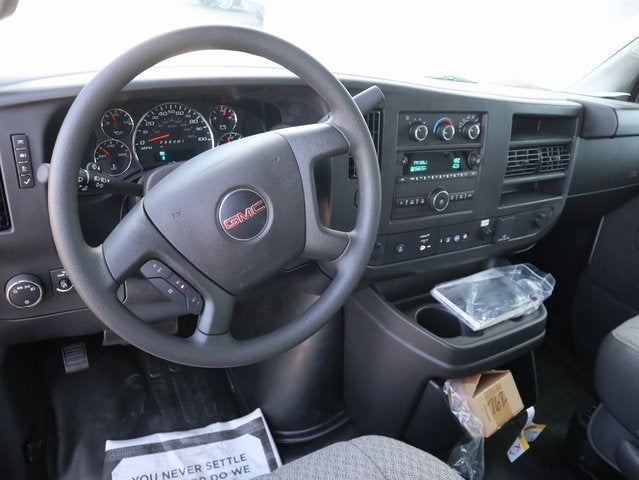 2025 GMC Savana Cutaway 3500 1WT