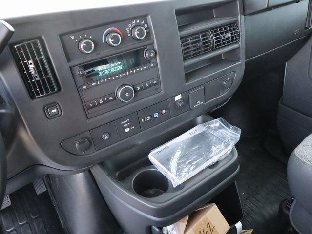 2025 GMC Savana Cutaway 3500 1WT