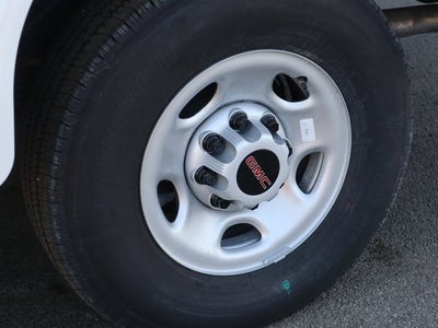 2025 GMC Savana Cutaway 3500 1WT