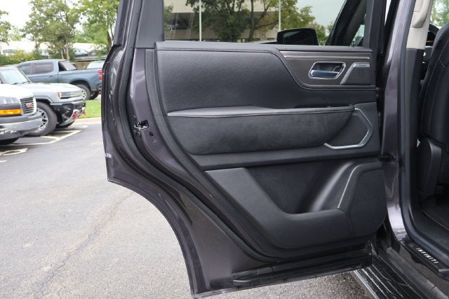 2025 INFINITI QX80 LUXE