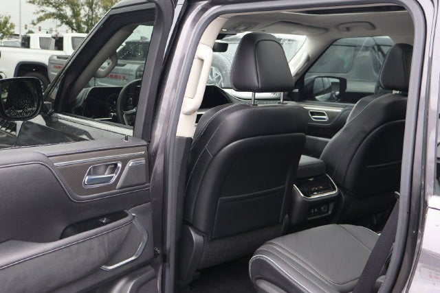 2025 INFINITI QX80 LUXE