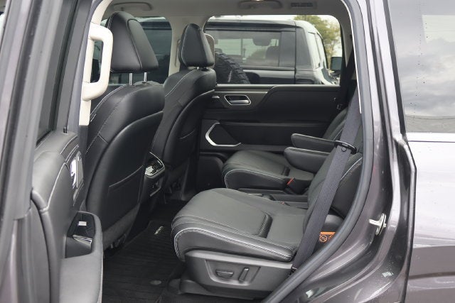 2025 INFINITI QX80 LUXE