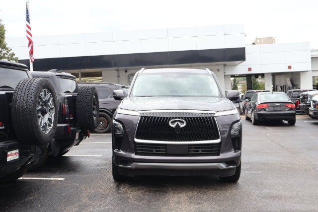 2025 INFINITI QX80 LUXE