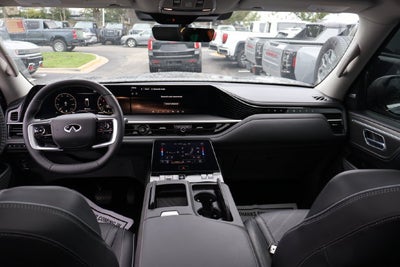 2025 INFINITI QX80 LUXE