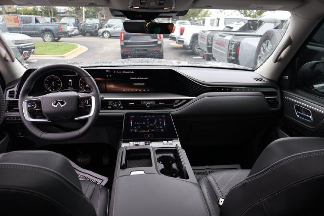 2025 INFINITI QX80 LUXE