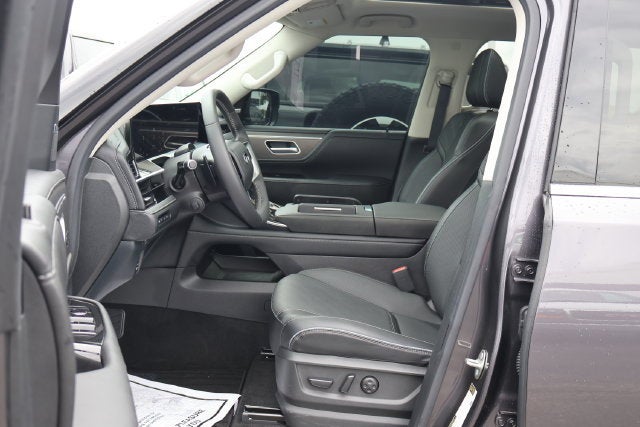 2025 INFINITI QX80 LUXE