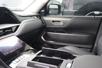 2025 INFINITI QX80 LUXE