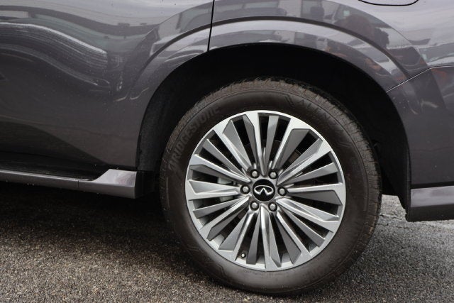 2025 INFINITI QX80 LUXE