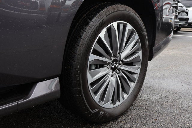 2025 INFINITI QX80 LUXE