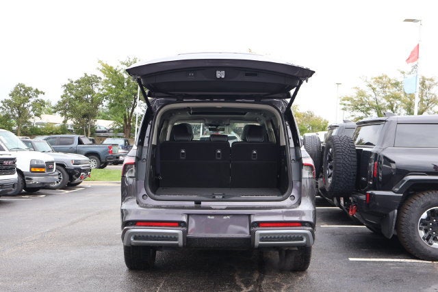 2025 INFINITI QX80 LUXE