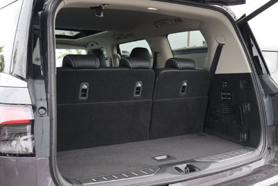 2025 INFINITI QX80 LUXE