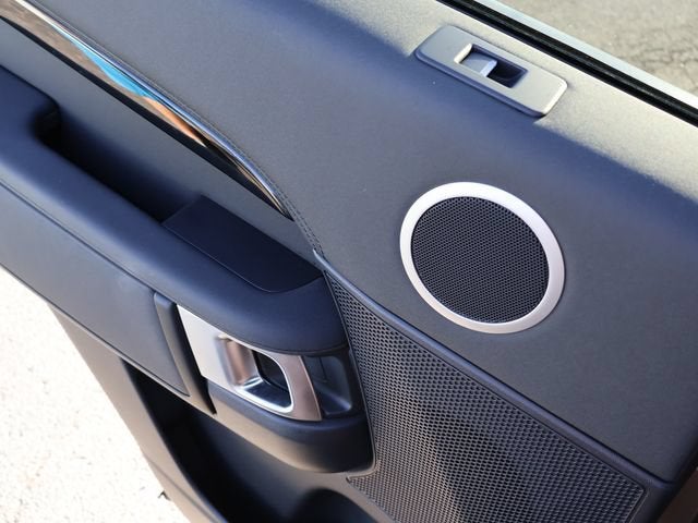 2025 Land Rover Discovery S