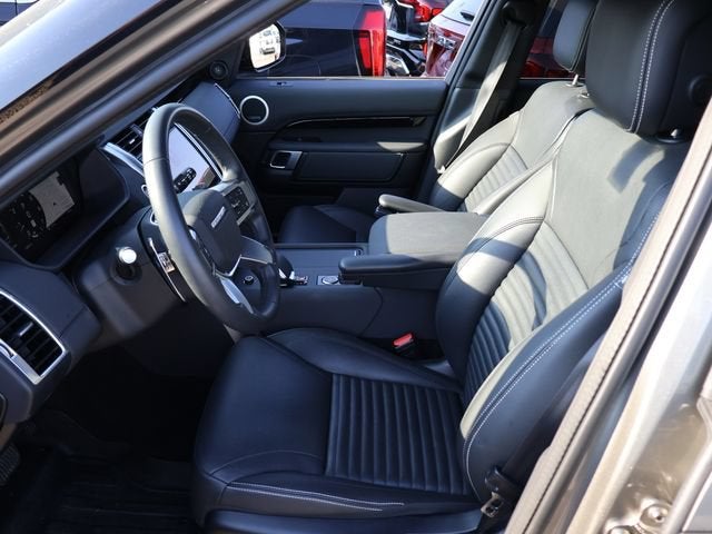 2025 Land Rover Discovery S