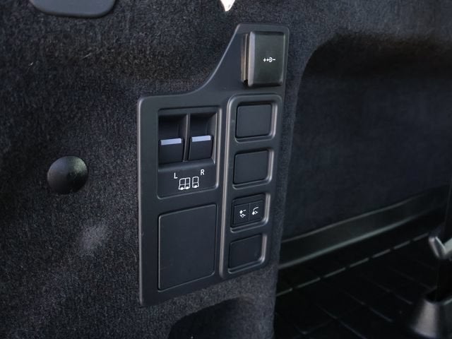 2025 Land Rover Discovery S